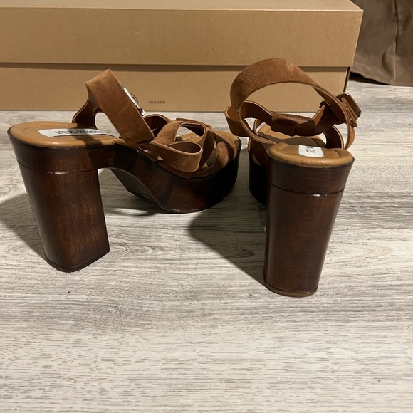 Steve Madden Suede Heels- 9 - Picture 5 of 6